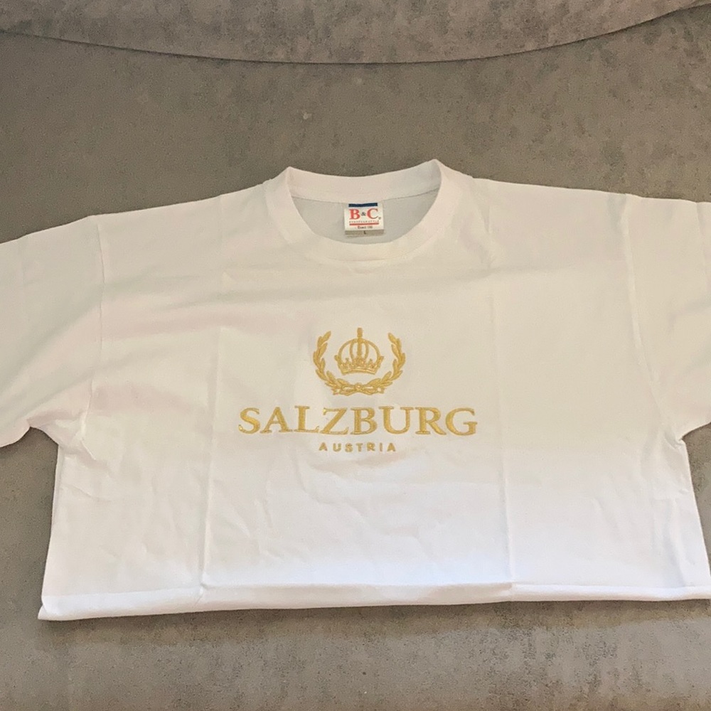 White tee shirt